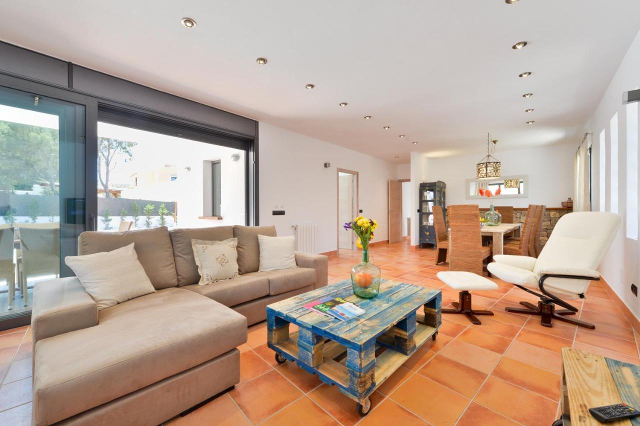 New Villa With Pool 19 Mins From Ibiza Town Cana Claraサンタ・エウラリア・デス・リウ エクステリア 写真
